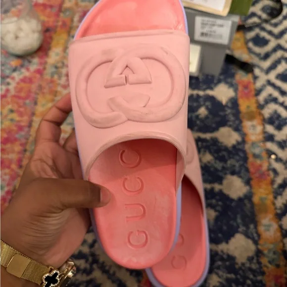 Gucci Light Pink Logo Slides - Picture 2 of 3